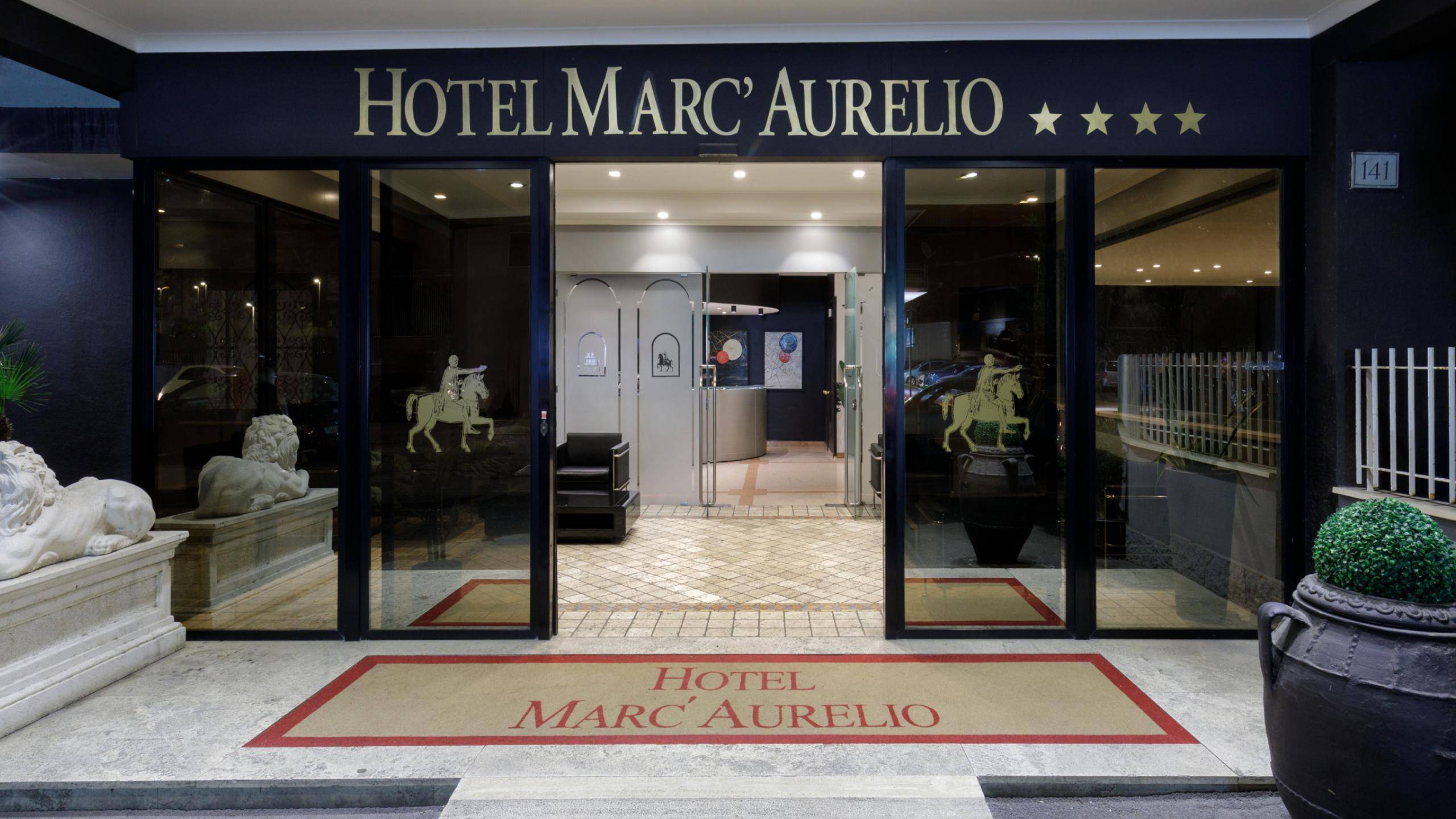 Hotel Marc’Aurelio – sissepääs ja fuajee